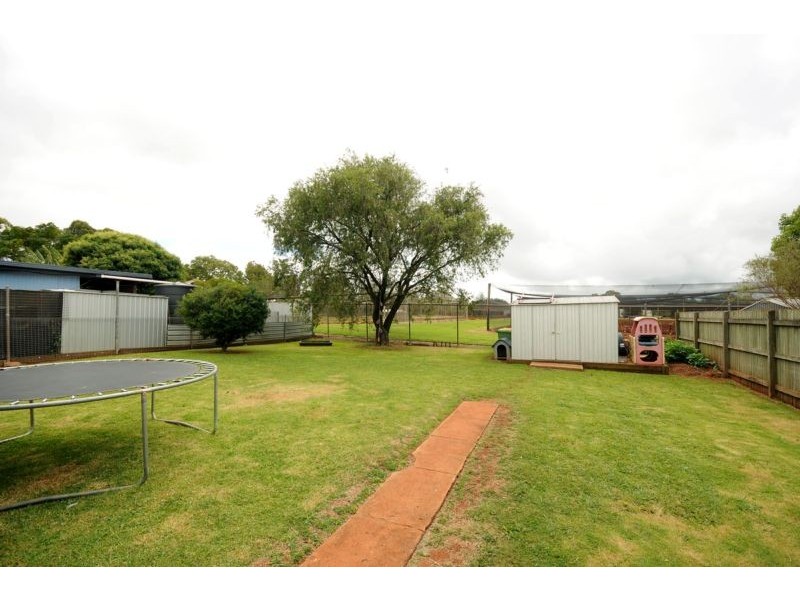 17 Welcombe Avenue, Rockville QLD 4350