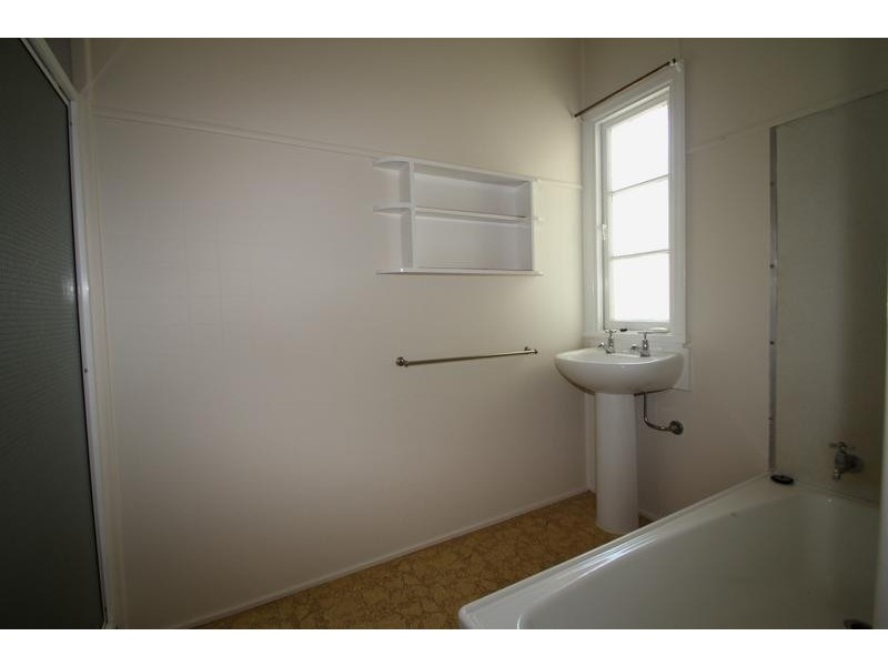 3 MONASH STREET, Newtown QLD 4350