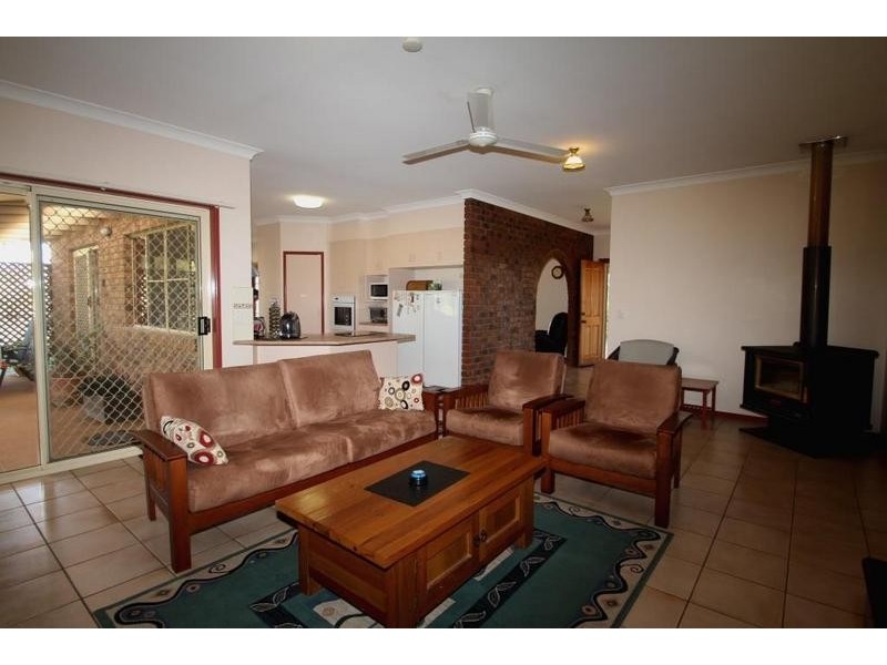 9 Rebecca Street, Glenvale QLD 4350