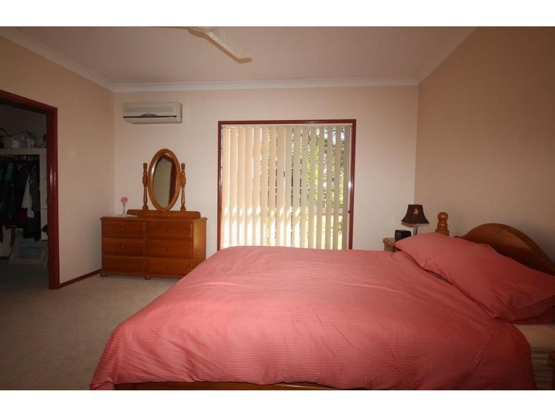 9 Rebecca Street, Glenvale QLD 4350