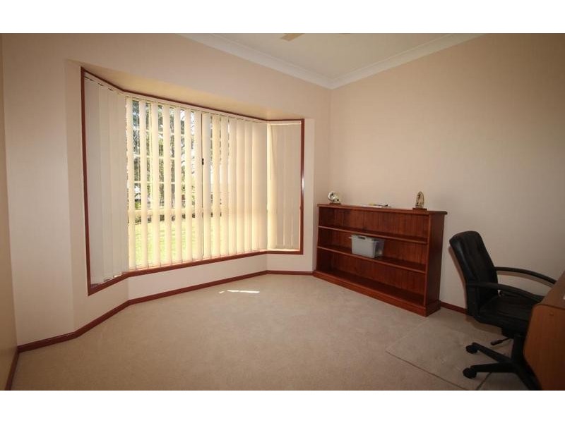 9 Rebecca Street, Glenvale QLD 4350