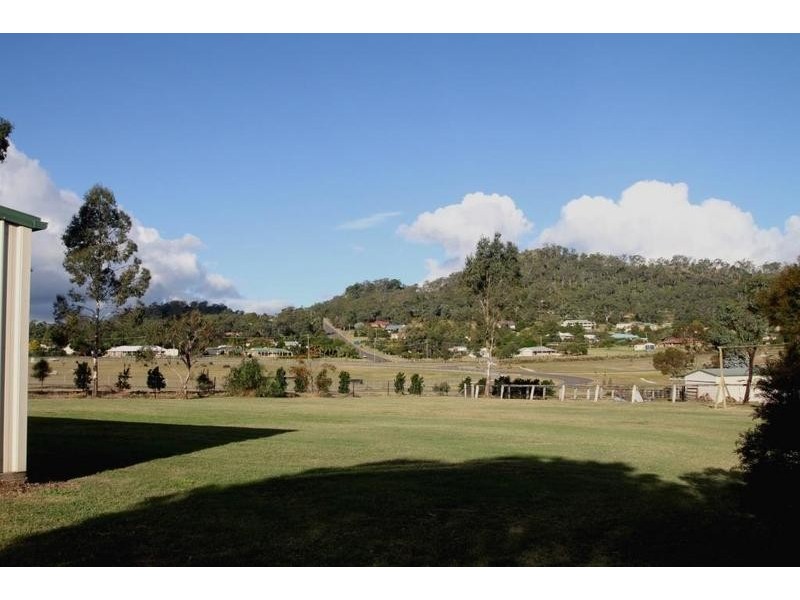 9 Rebecca Street, Glenvale QLD 4350