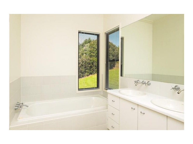 12 Martindale Court, Mount Lofty QLD 4350