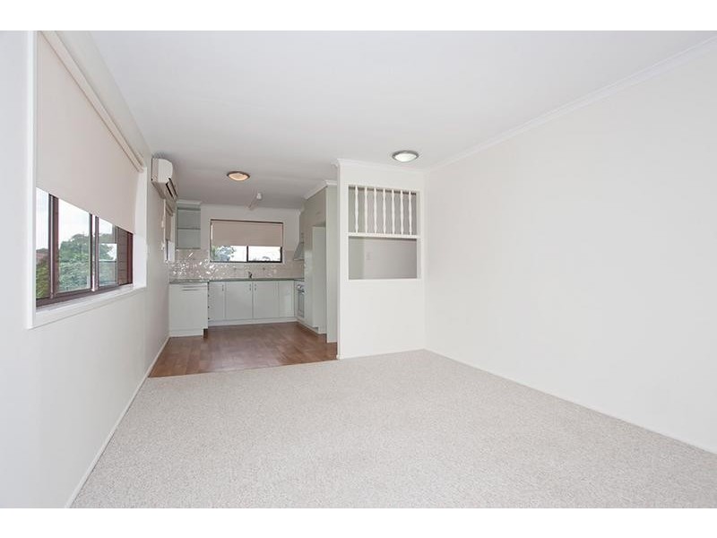 2/10 Gloucester Crescent, Darling Heights QLD 4350