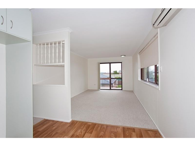 2/10 Gloucester Crescent, Darling Heights QLD 4350