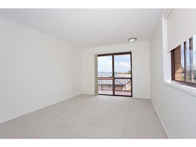 2/10 Gloucester Crescent, Darling Heights QLD 4350