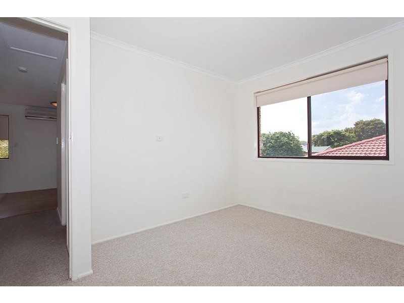 2/10 Gloucester Crescent, Darling Heights QLD 4350