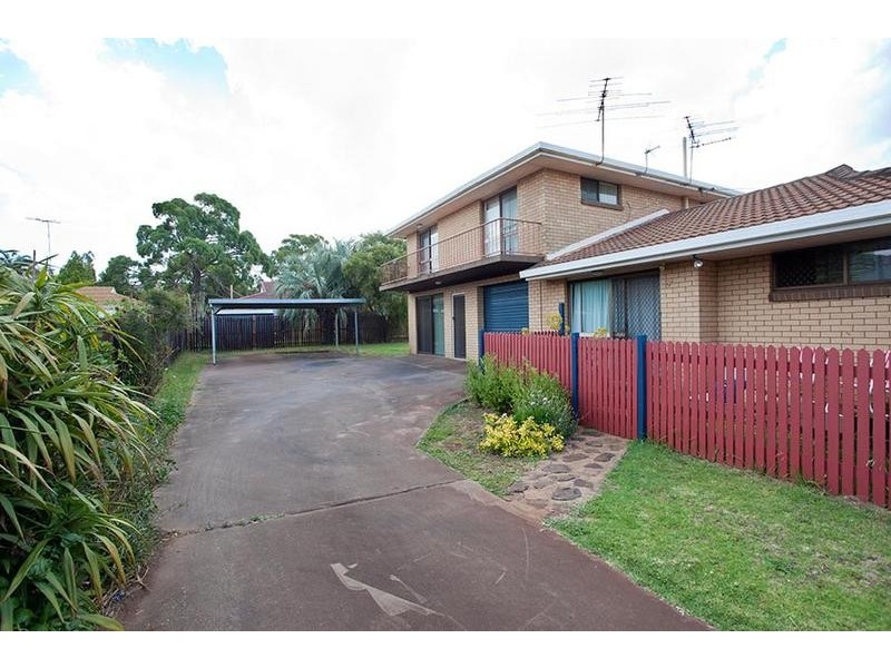 2/10 Gloucester Crescent, Darling Heights QLD 4350