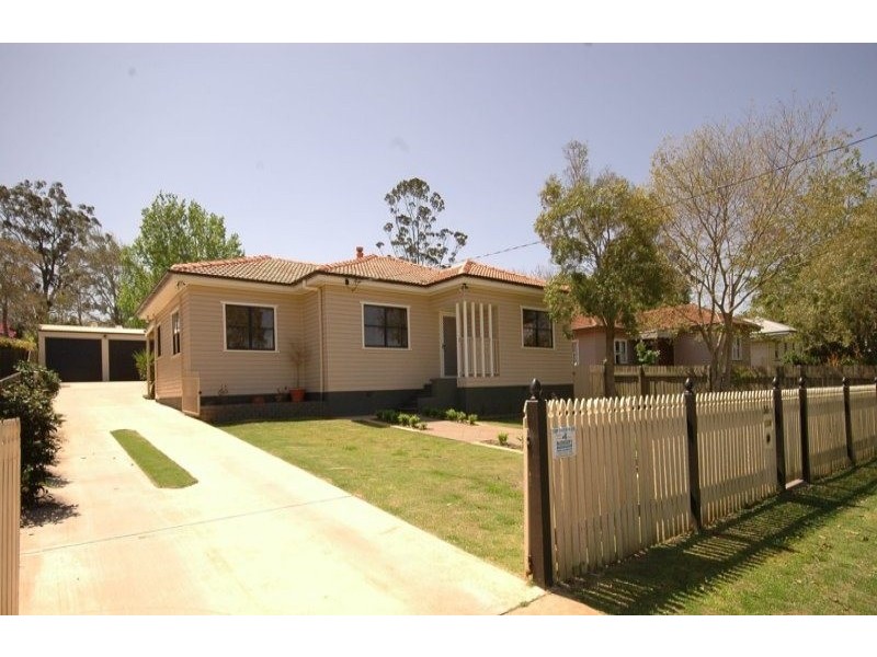 31 Geoffrey Street, Mount Lofty QLD 4350