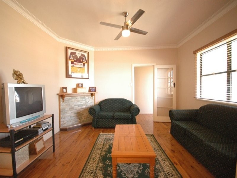 31 Geoffrey Street, Mount Lofty QLD 4350