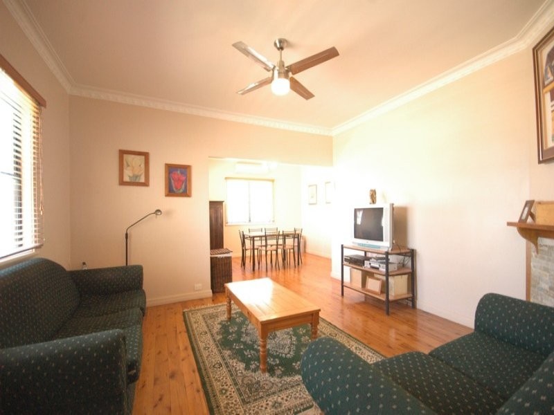 31 Geoffrey Street, Mount Lofty QLD 4350