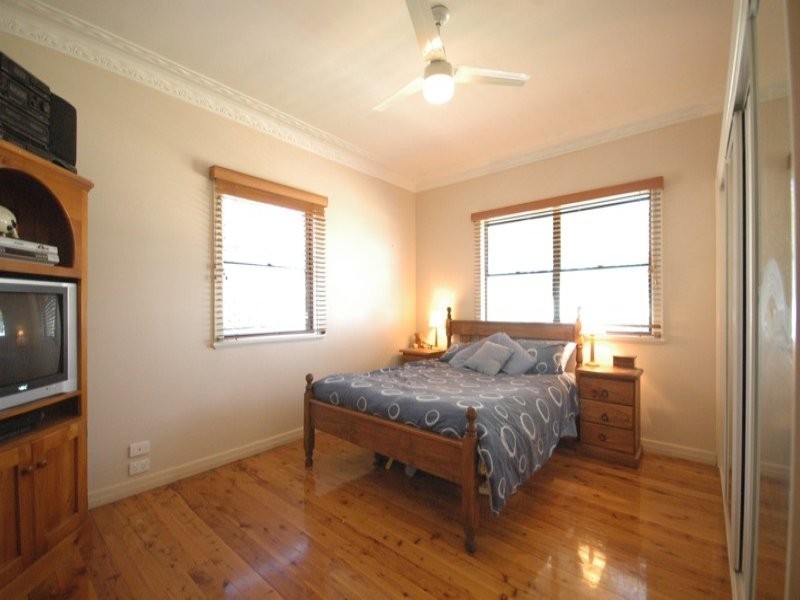 31 Geoffrey Street, Mount Lofty QLD 4350