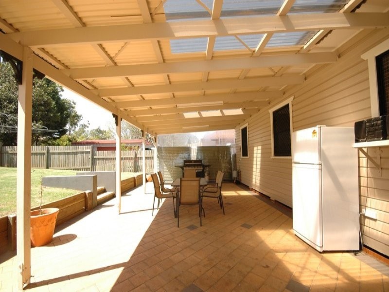 31 Geoffrey Street, Mount Lofty QLD 4350