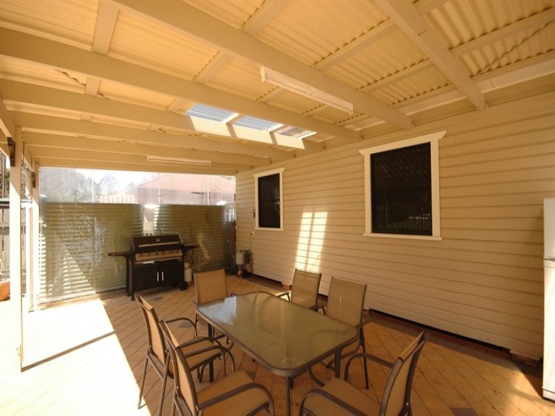 31 Geoffrey Street, Mount Lofty QLD 4350