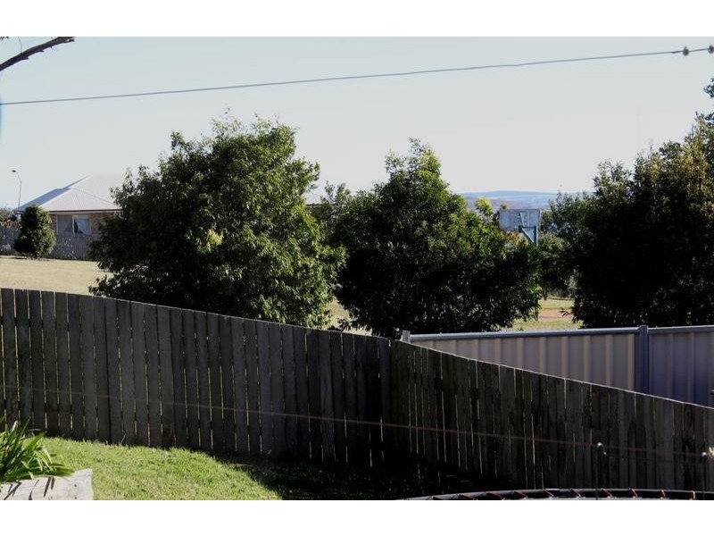 6 Quinlan Court, Darling Heights QLD 4350