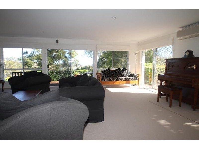 16 Dhal Street, Cotswold Hills QLD 4350