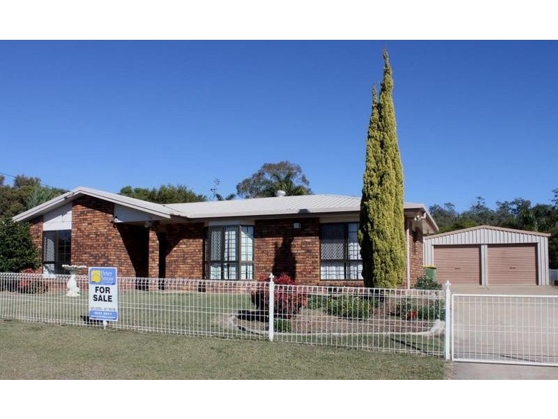 25 Robb Street, Oakey QLD 4401