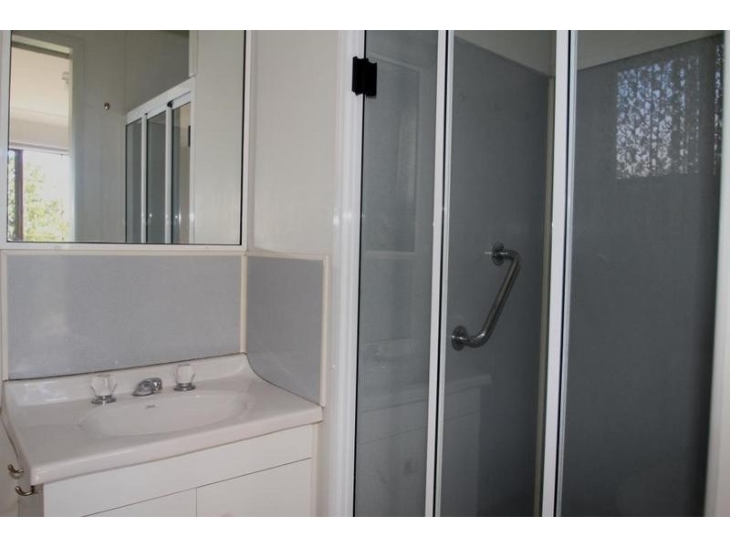 25 Robb Street, Oakey QLD 4401