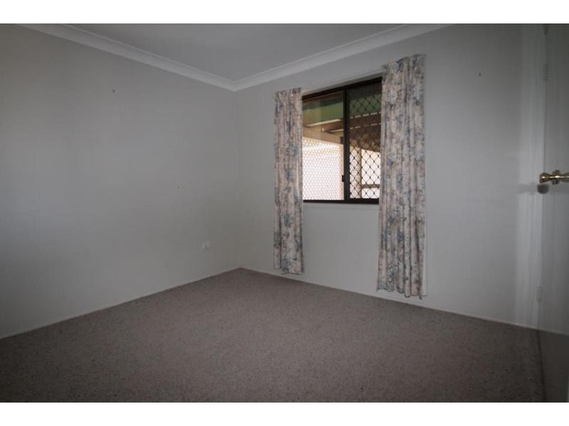 25 Robb Street, Oakey QLD 4401