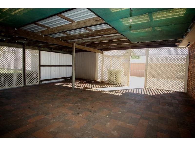 25 Robb Street, Oakey QLD 4401