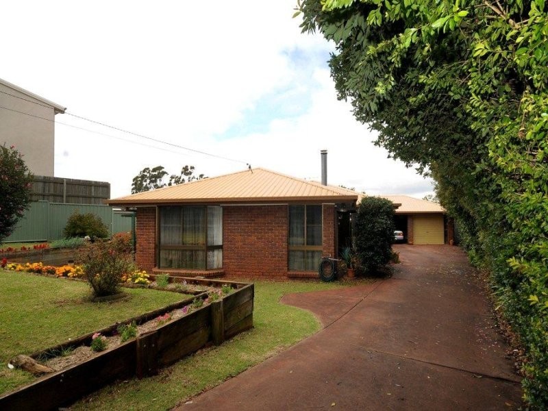2 Daranlee Court, East Toowoomba QLD 4350