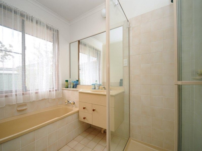 2 Daranlee Court, East Toowoomba QLD 4350