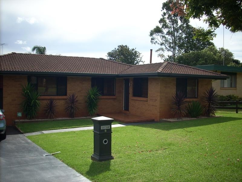 5 Raftery, Centenary Heights QLD 4350