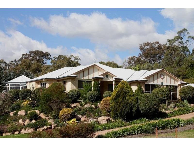 1 Christine Court, Cotswold Hills QLD 4350