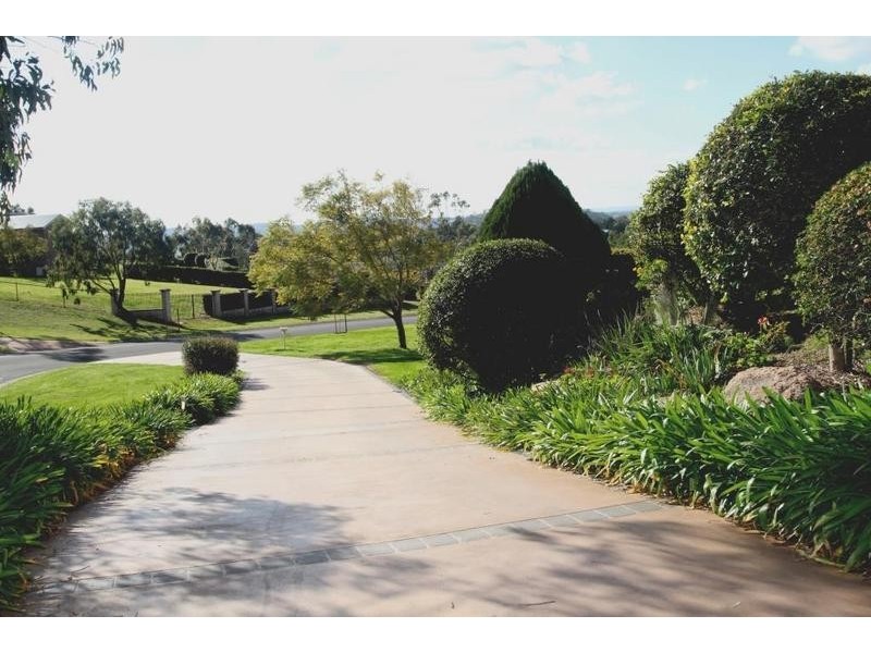 1 Christine Court, Cotswold Hills QLD 4350