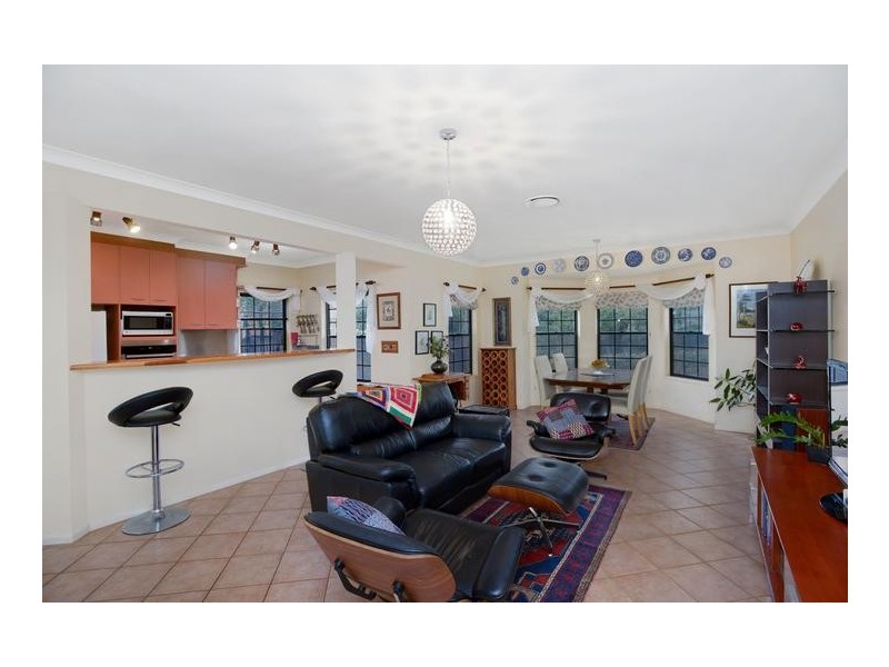 8 Turnberry Court, Middle Ridge QLD 4350