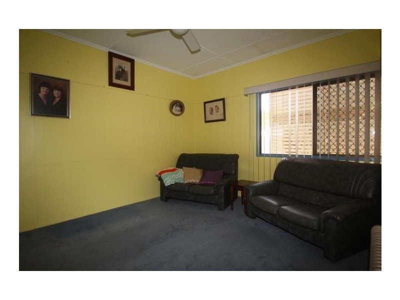 1 Avondale Street, Newtown QLD 4305