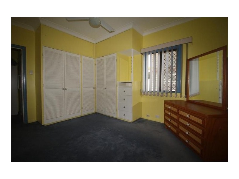 1 Avondale Street, Newtown QLD 4305