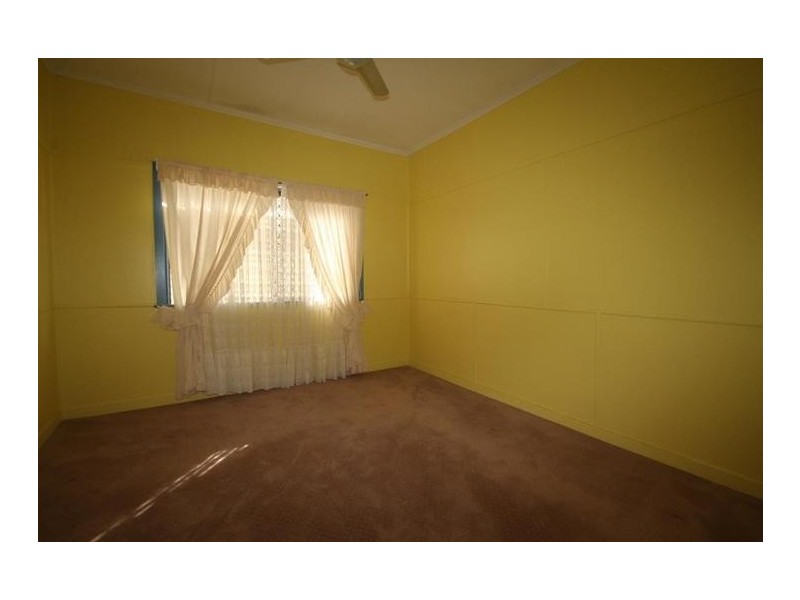 1 Avondale Street, Newtown QLD 4305