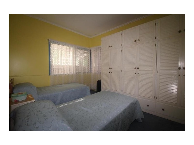 1 Avondale Street, Newtown QLD 4305