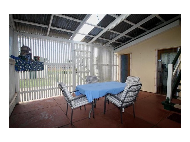 1 Avondale Street, Newtown QLD 4305