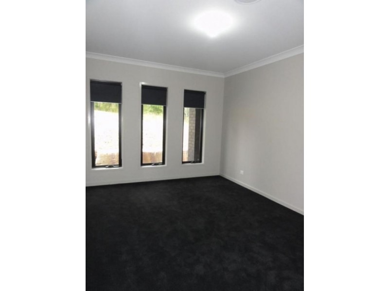 4a Mackenzie Street, Mount Lofty QLD 4350