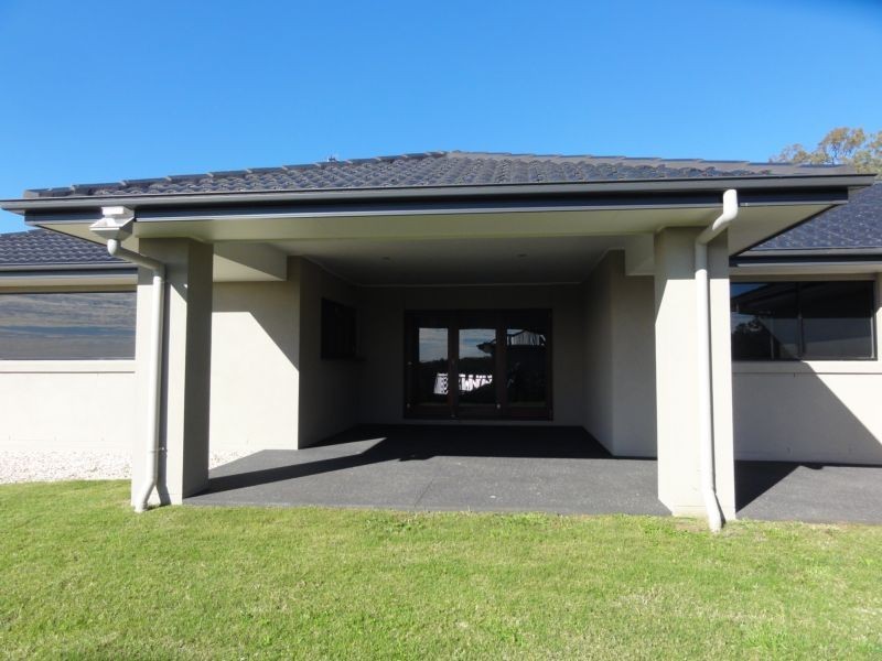 4a Mackenzie Street, Mount Lofty QLD 4350