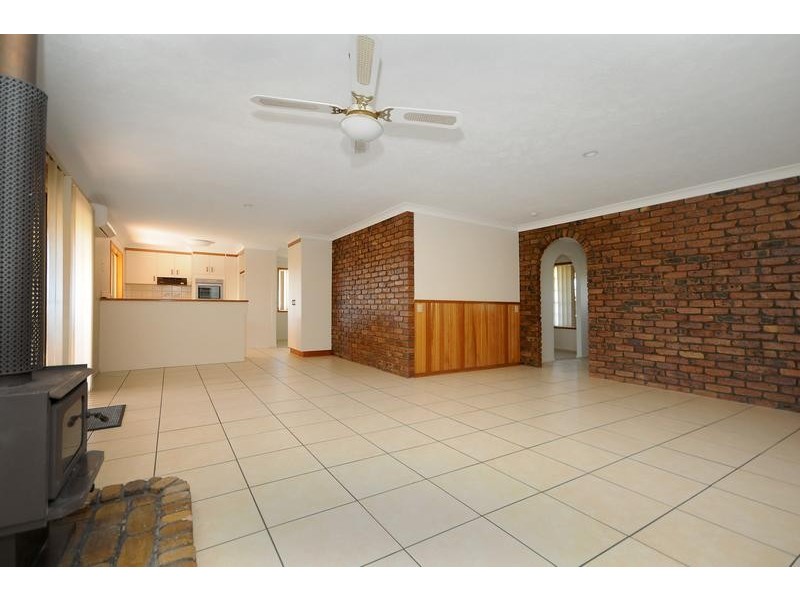 9 Araluen, Kearneys Spring QLD 4350