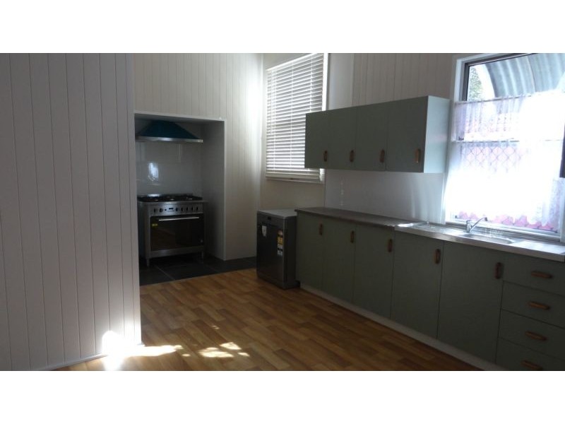 40 Hill Street, Newtown QLD 4305