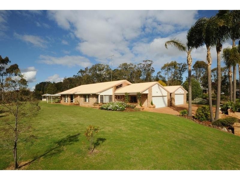 14 McKillop Court, Cranley QLD 4350