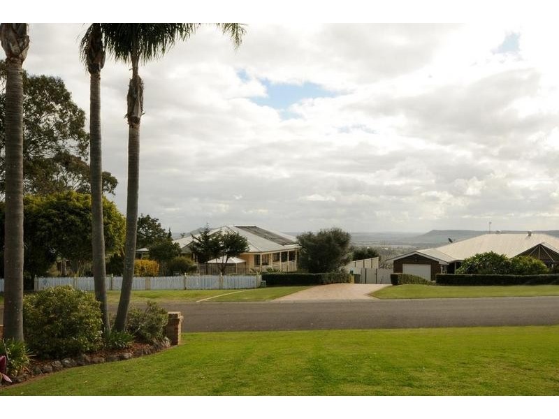 14 McKillop Court, Cranley QLD 4350