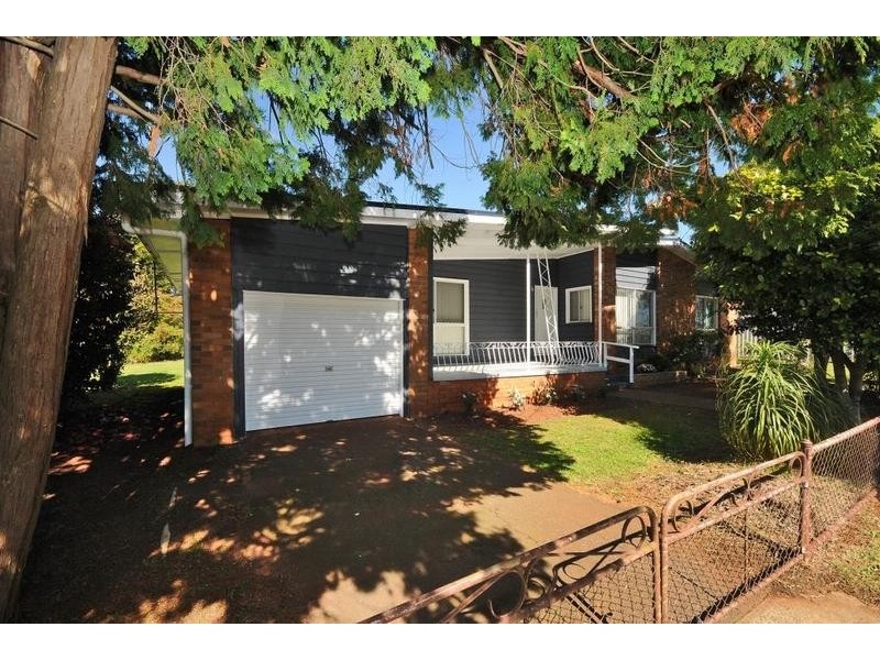 38 Charles Street, Newtown QLD 4350
