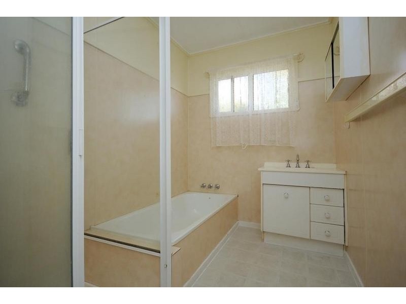 38 Charles Street, Newtown QLD 4350