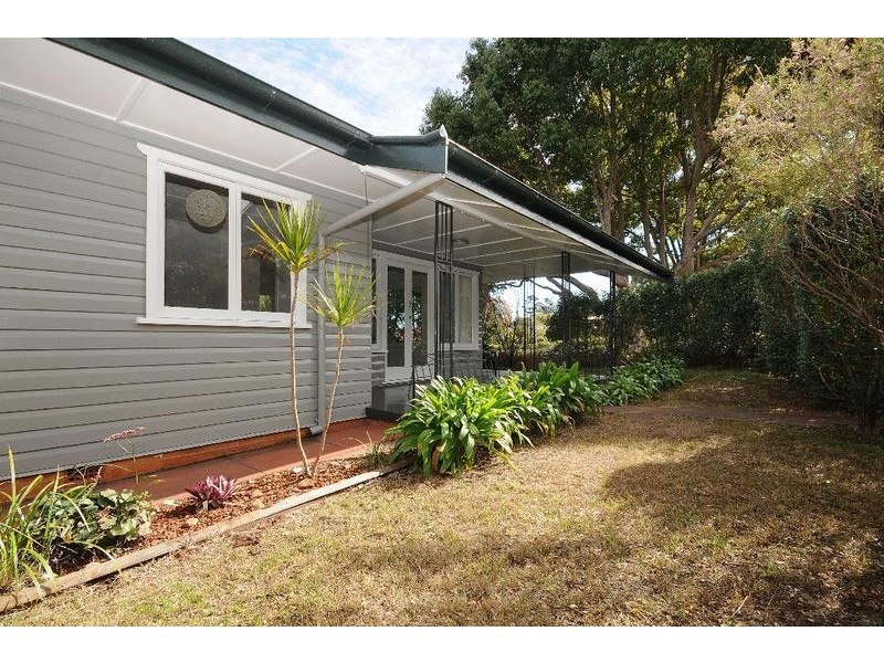 2 Moloney Street, North Toowoomba QLD 4350