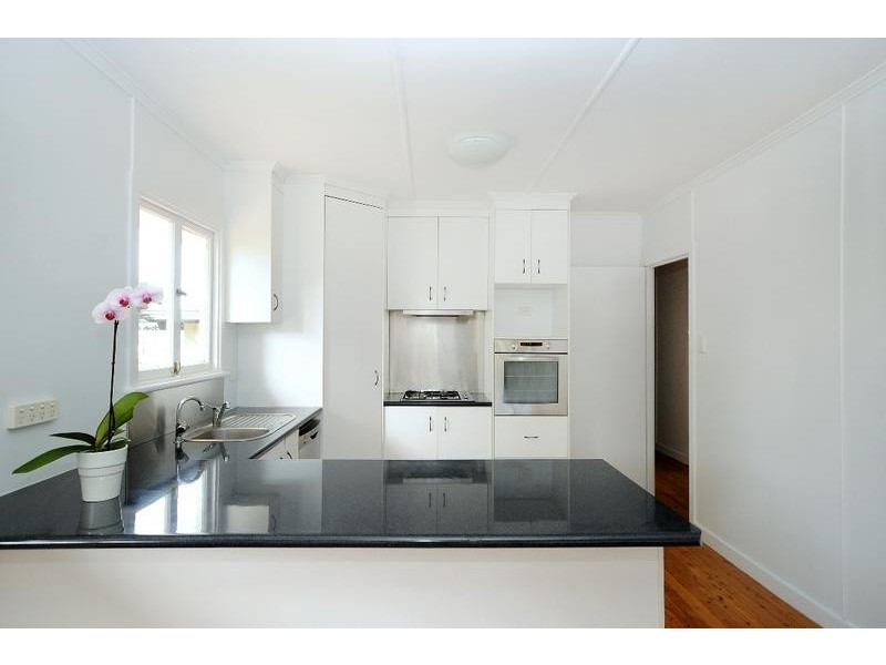 2 Moloney Street, North Toowoomba QLD 4350