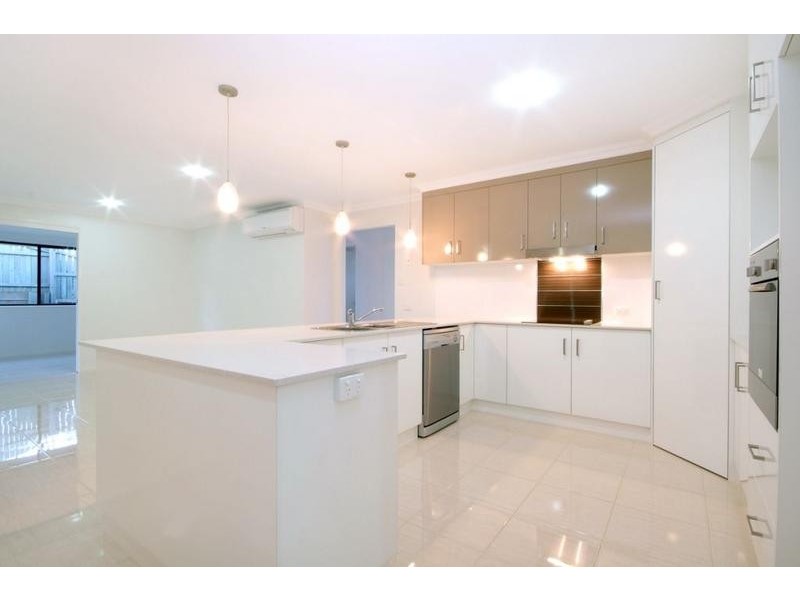 18 McCallum Court, Middle Ridge QLD 4350