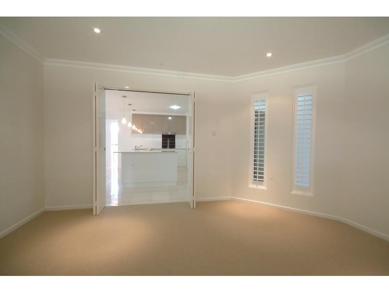 18 McCallum Court, Middle Ridge QLD 4350