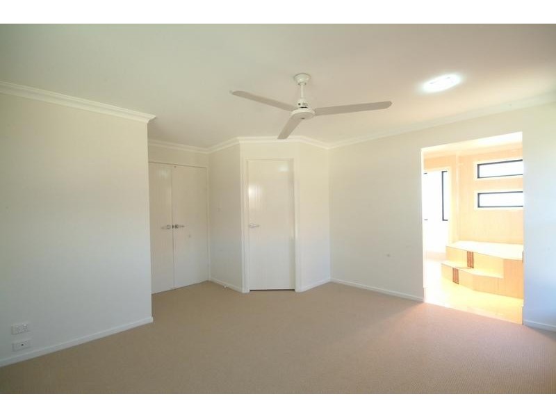 18 McCallum Court, Middle Ridge QLD 4350