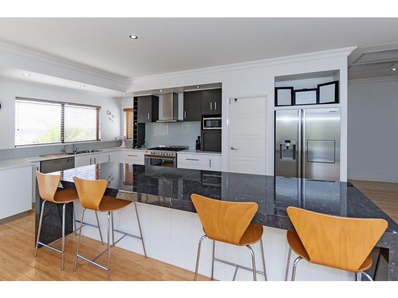 9 John Court, Cotswold Hills QLD 4350