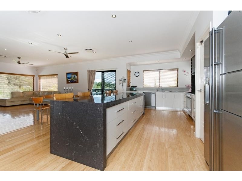 9 John Court, Cotswold Hills QLD 4350